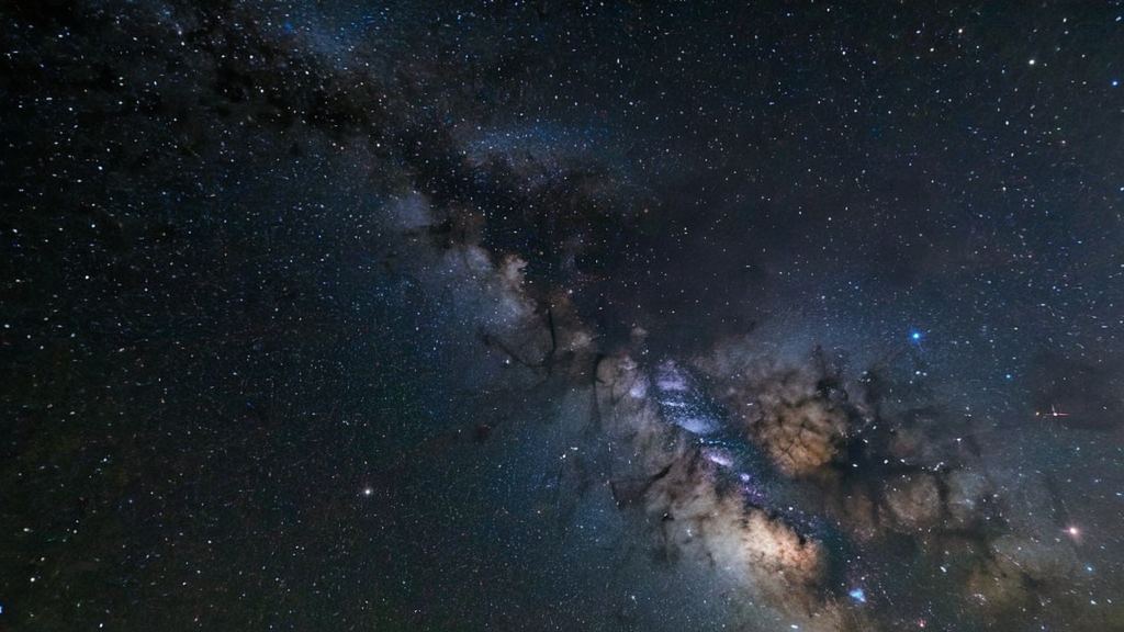 91黑料网 - 娱乐吃瓜酱带你揭秘活中不可或缺的明星八卦与吃瓜达人风云